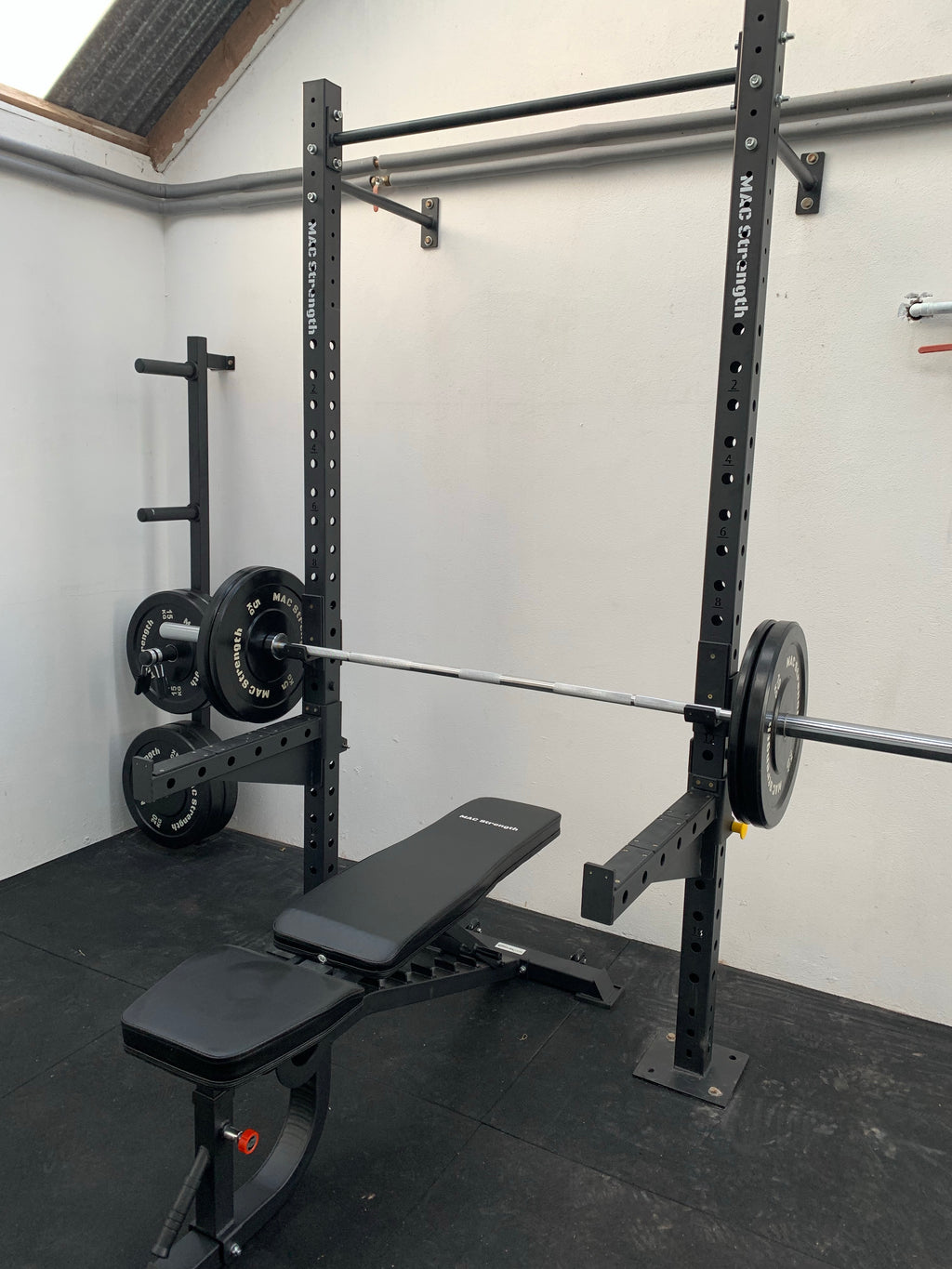 Wall Mounted Rig (Wall mounted squat rack)